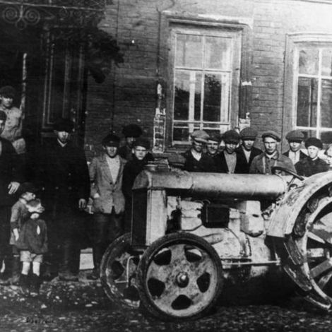 Пучеж, 1930г. Встреча первого трактора&nbsp;