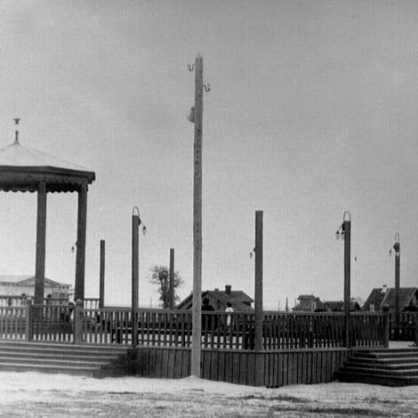 Танцевальная площадка в Летнем парке. 1957 год
