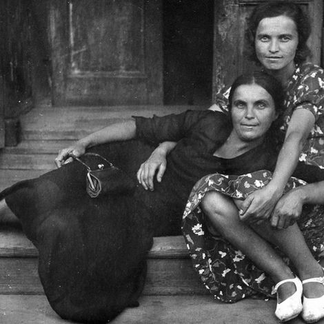 1931 г. Две сестры.